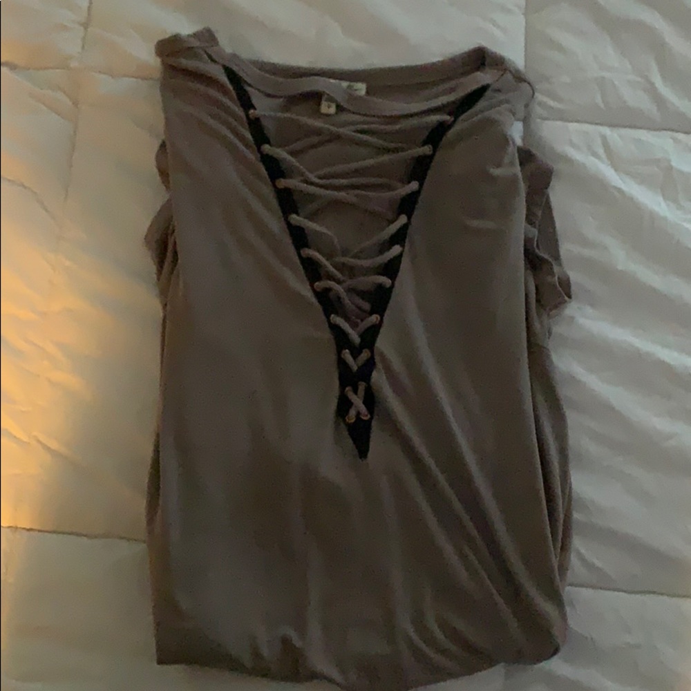 Express shirt; smoke free, pet free home!